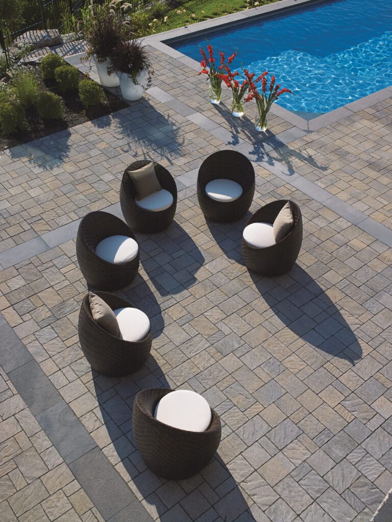Trafalgar 60 Paver